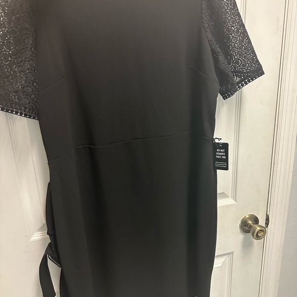 Express dress - Picture 6 of 6